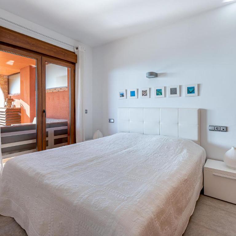 2 Bedroom Beautiful Apartment In Benalmádena - Two-Bedroom Apartment - 7