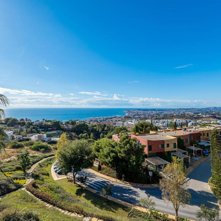 2 Bedroom Beautiful Apartment In Benalmádena - Two-Bedroom Apartment - 8