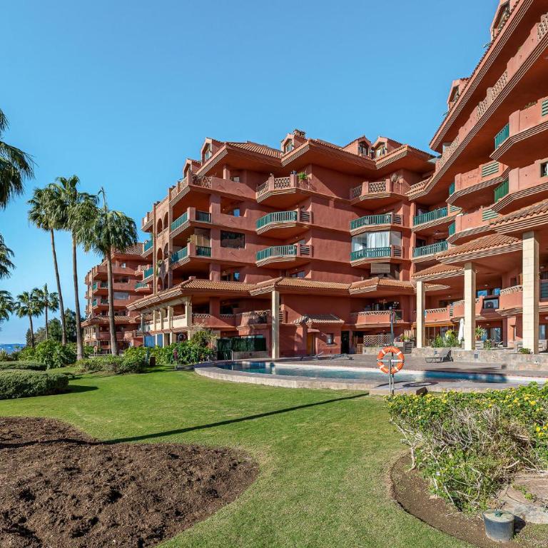 2 Bedroom Beautiful Apartment In Benalmádena - Two-Bedroom Apartment - 9