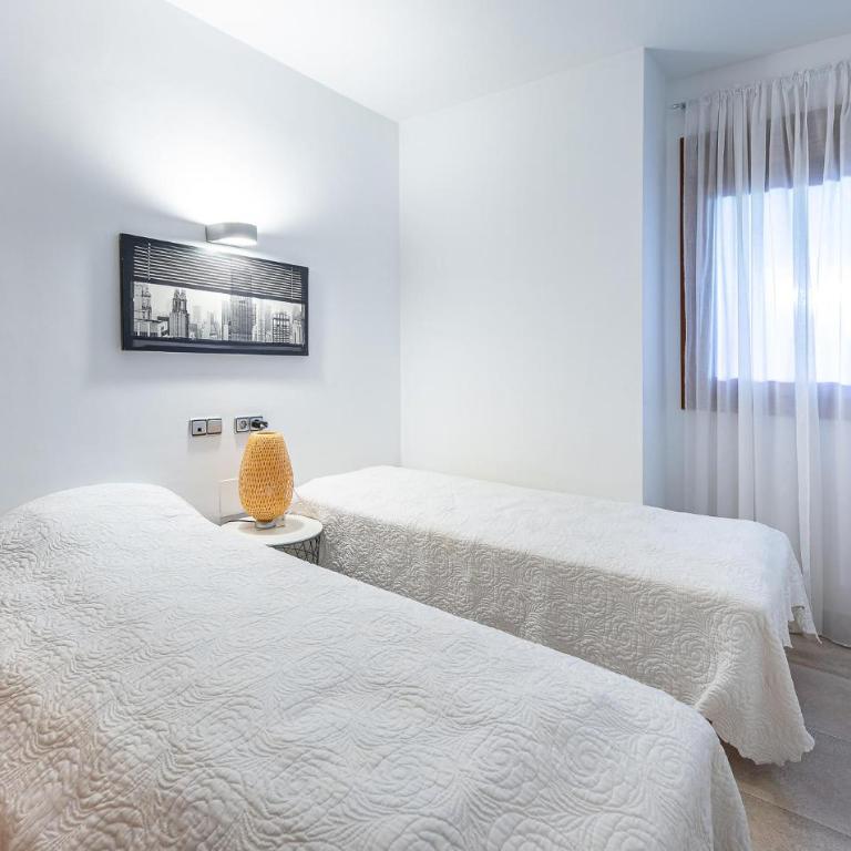 2 Bedroom Beautiful Apartment In Benalmádena - Two-Bedroom Apartment - 20