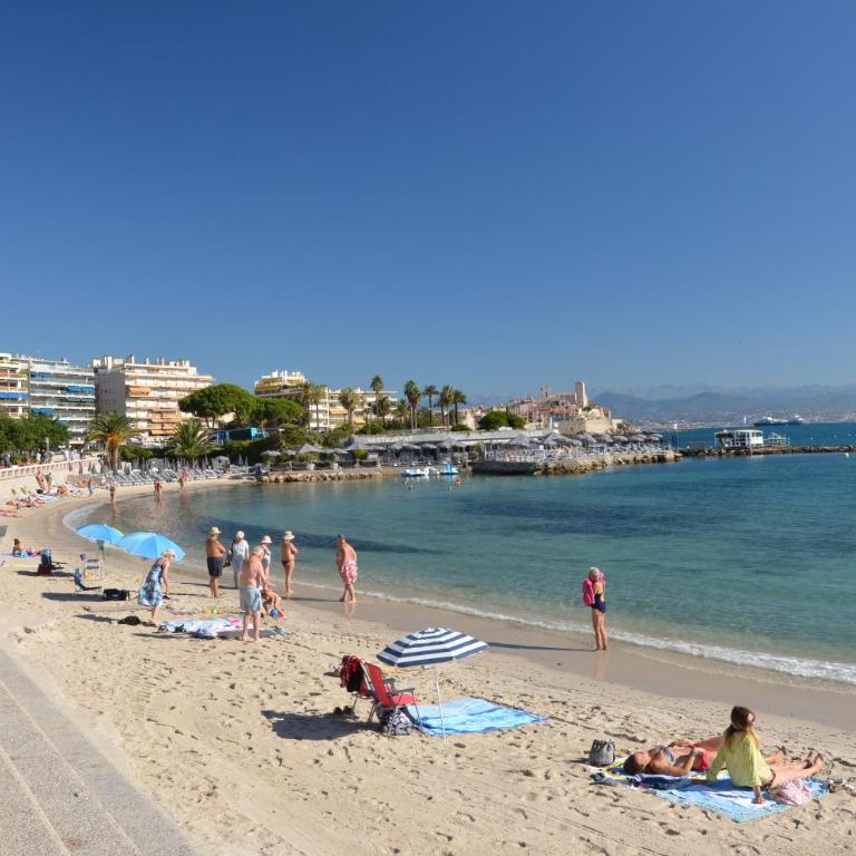 Deux pièces climatisé avec balcon Vieil Antibes - Appartement - 20