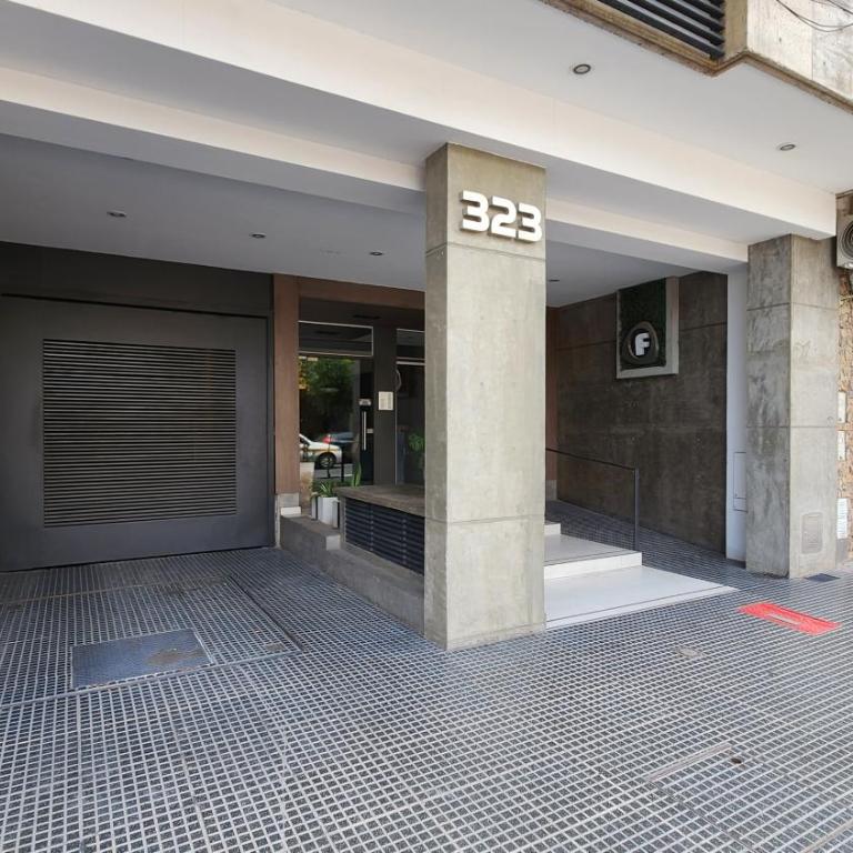 Depto a estrenar Ayacucho al 300, cochera privada en el edificio - Apartamento de 1 dormitorio - 25