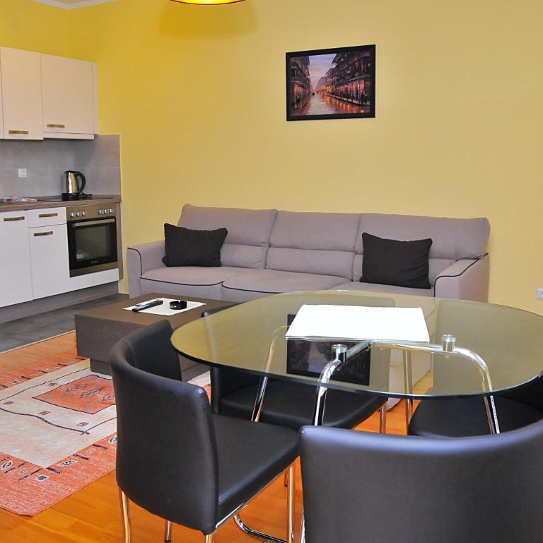 APARTMENTS FOKA & SPA - 600m from Gondola ski lift - One-Bedroom Apartment with Terrace - 14
