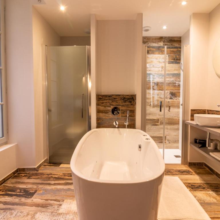 Sarlatitude, Studios & Chambres Climatisés - Deluxe Room - 4