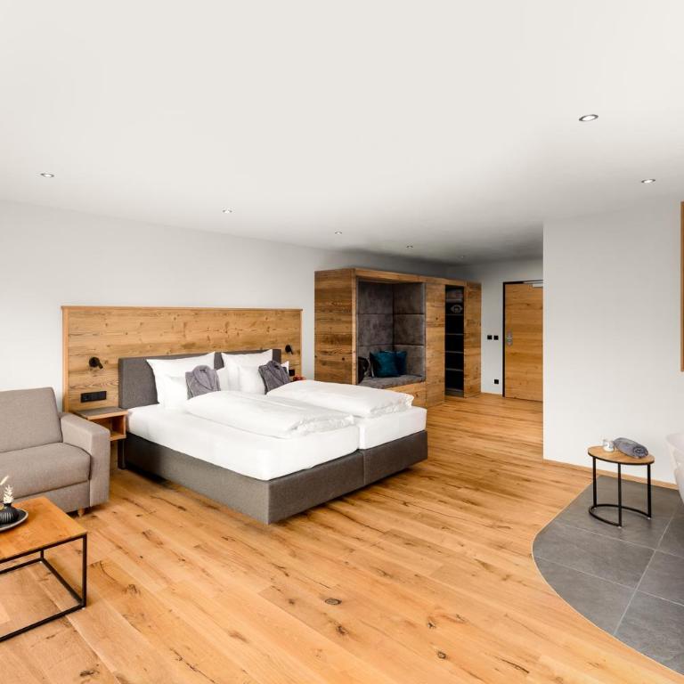 Hotel Bergflair - Deluxe Doppelzimmer mit Bad - 5