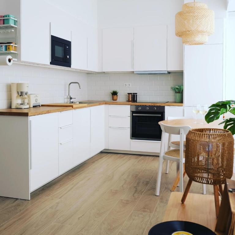 Bright and modern apartment in Bilbao city center - Two-Bedroom Apartment - 2