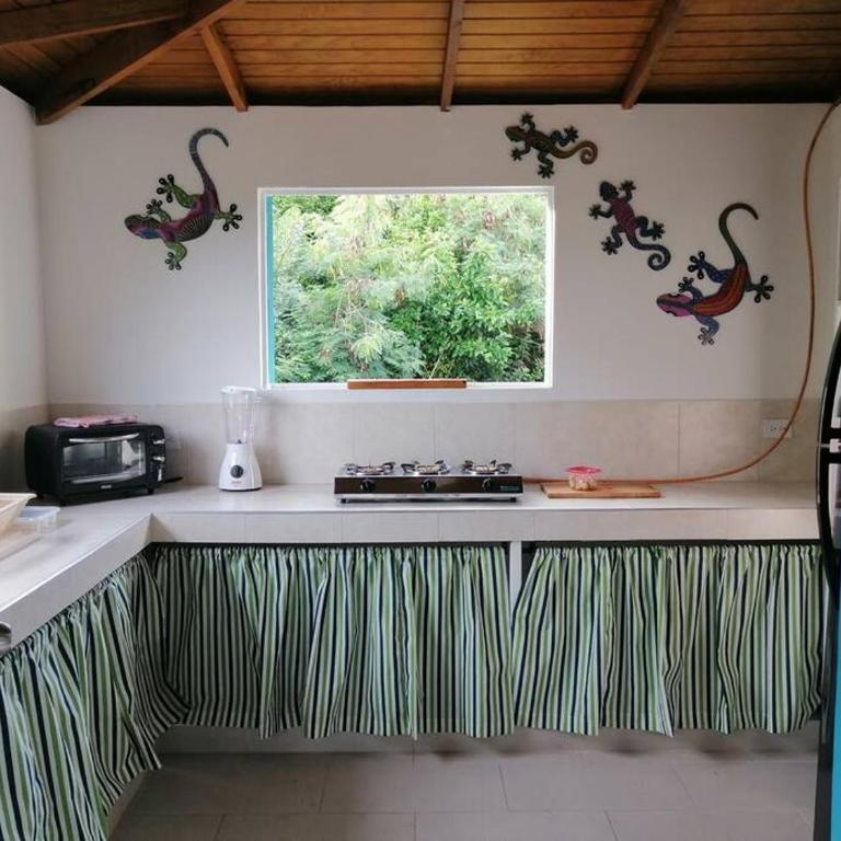 Mi Hermosa - Casa Isleña a 70 Metros de la Playa - Three-Bedroom House - 12