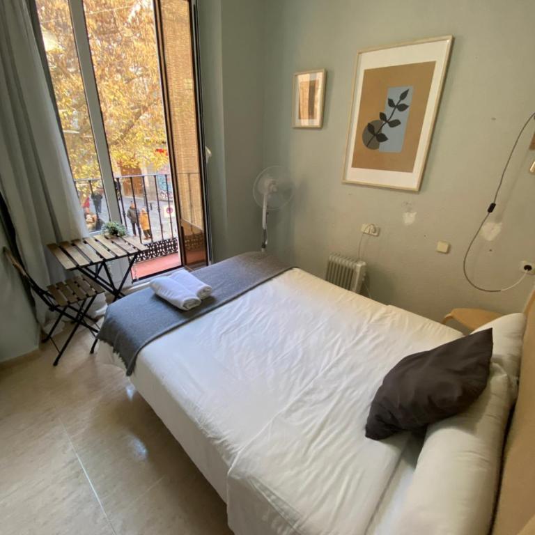 Center Madrid habitaciones - Double Room with Balcony - 2