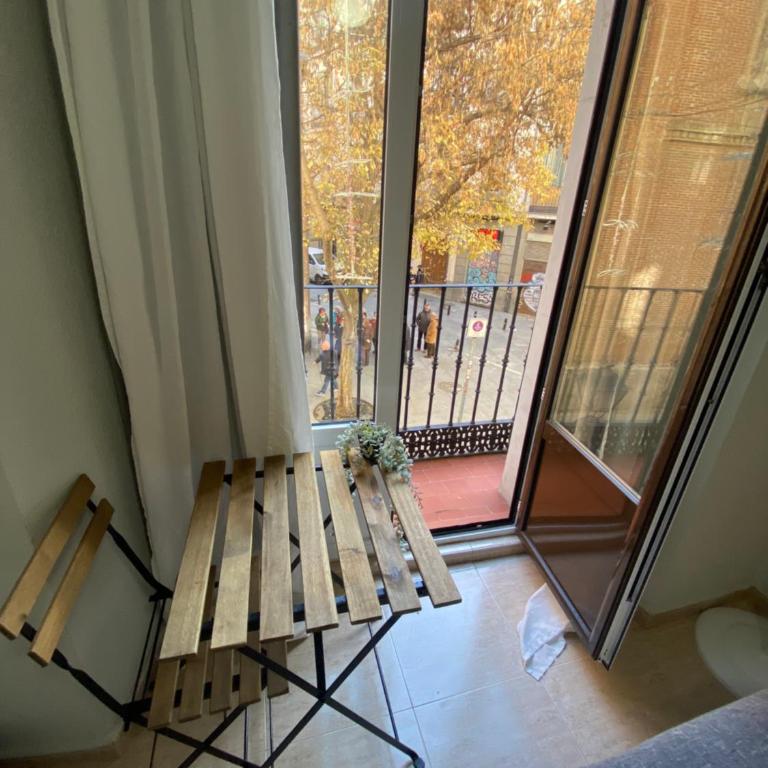 Center Madrid habitaciones - Double Room with Balcony - 3