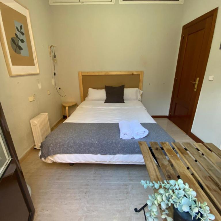 Center Madrid habitaciones - Double Room with Balcony - 5