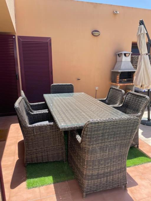 Corralejo, Relaxing villa , private pool , Wi-Fi - Three-Bedroom House - 11