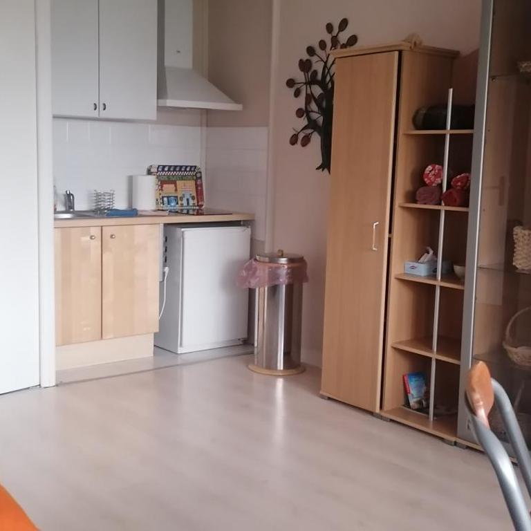 Grand studio Canal St Martin Paris 1 lit double 1pièce - Appartement 1 Chambre - 2