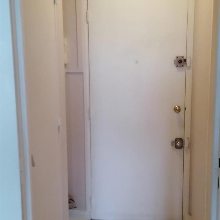 Grand studio Canal St Martin Paris 1 lit double 1pièce - Appartement 1 Chambre - 12