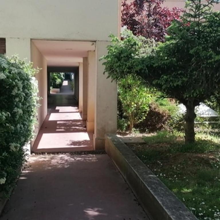 Grand studio Canal St Martin Paris 1 lit double 1pièce - Appartement 1 Chambre - 13
