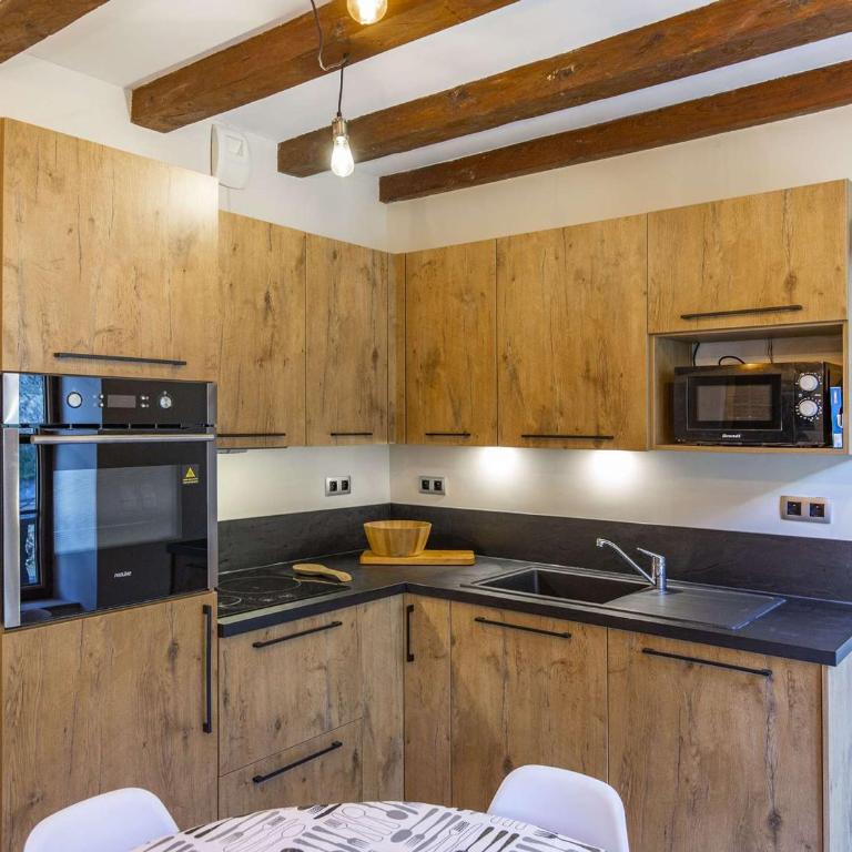 Appartement rénové pour 8 avec Wifi à Cauterets - FR-1-401-250 - Apartment - 2