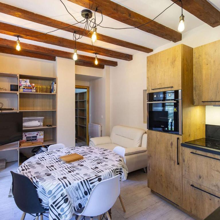 Appartement rénové pour 8 avec Wifi à Cauterets - FR-1-401-250 - Apartment - 8