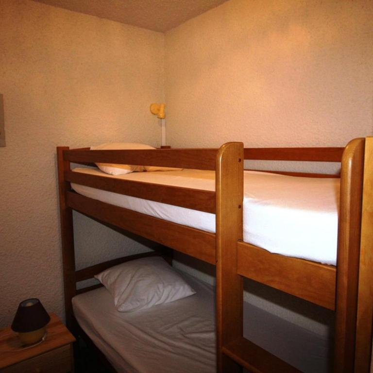 Studio cabine spacieux à 250m des pistes, 4 couchages, parking gratuit - Auris en Oisans - FR-1-297-248 - Appartamento - 5