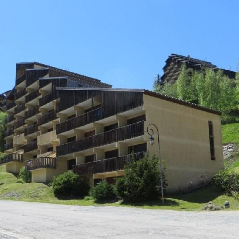 Studio cabine spacieux à 250m des pistes, 4 couchages, parking gratuit - Auris en Oisans - FR-1-297-248 - Appartamento - 8