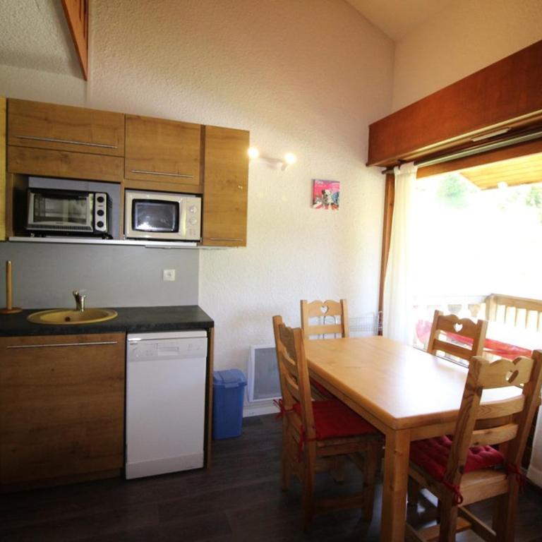 Studio mezzanine cabine 4 pers au pied des pistes, Auris en Oisans - FR-1-297-298 - Appartamento - 1