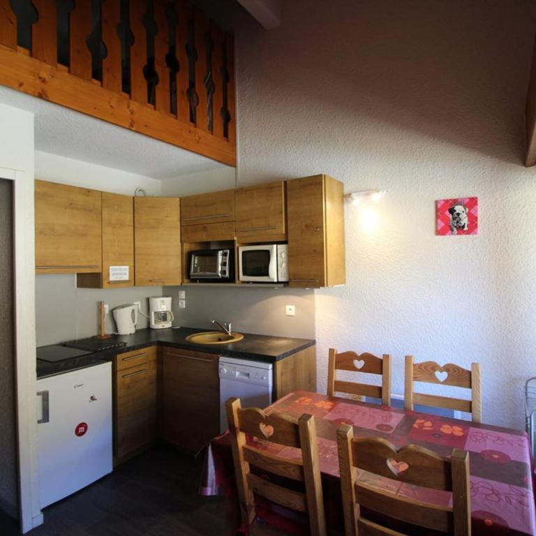 Studio mezzanine cabine 4 pers au pied des pistes, Auris en Oisans - FR-1-297-298 - Appartamento - 5