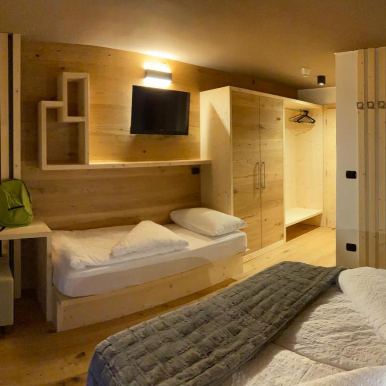 Rauzi Hotel Garnì & apartments - Triple Room - 1