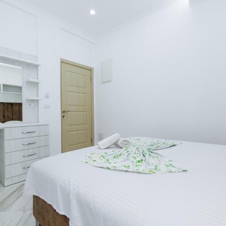 Flori Apartments - Dvokrevetna Soba sa Bračnim Krevetom - 2