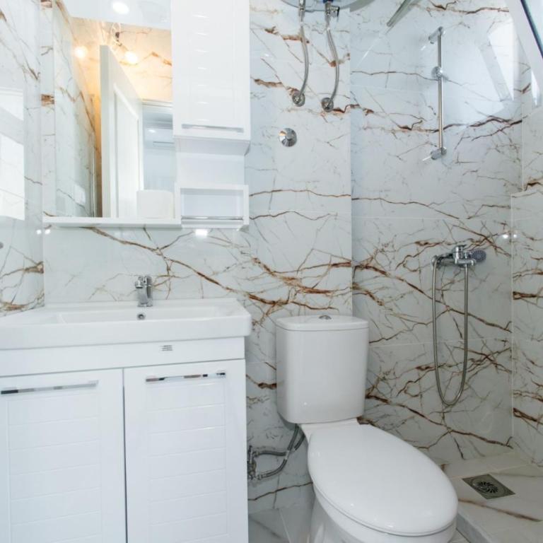 Flori Apartments - Dvokrevetna Soba sa Bračnim Krevetom - 5