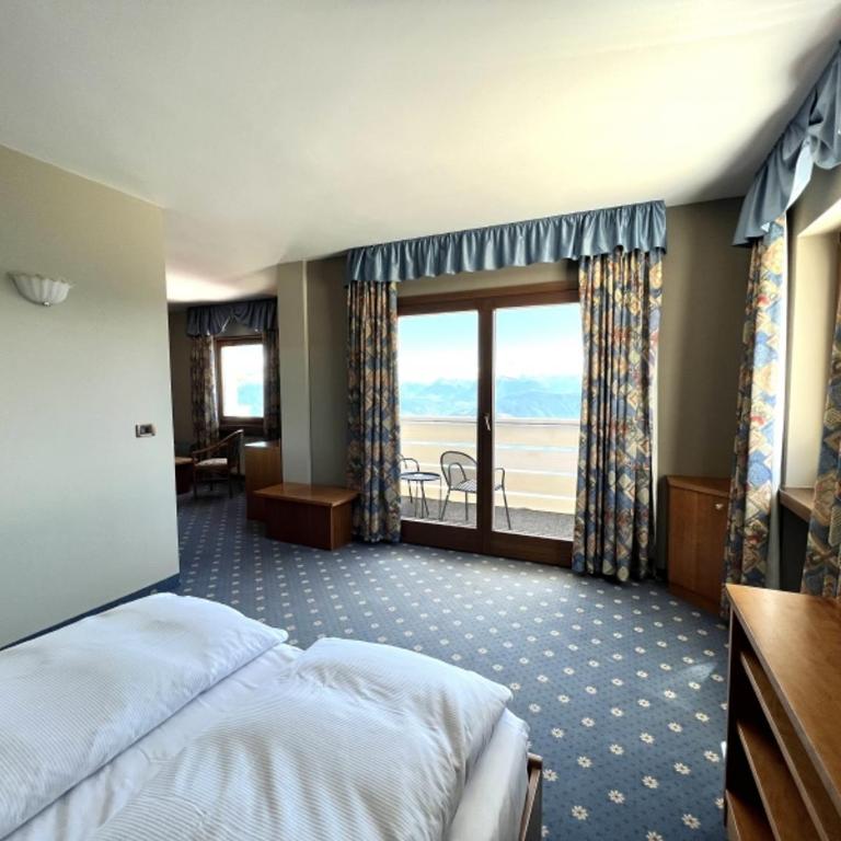 PanoramaHotel Penegal - Deluxe Doppelzimmer mit Zustellbett - 3