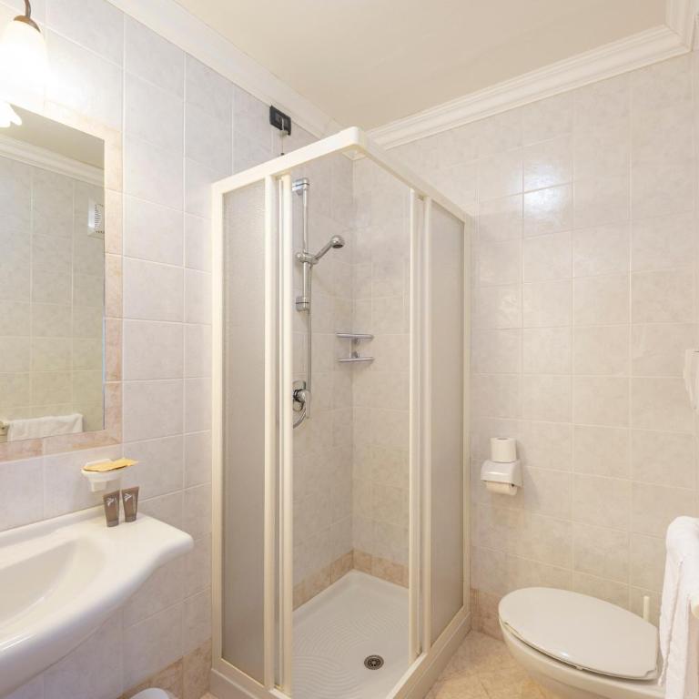 Flos Hotel - Camera Queen Classic - 1