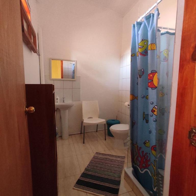 Hostal Sonchek - Habitación Cuádruple con bañera - 5