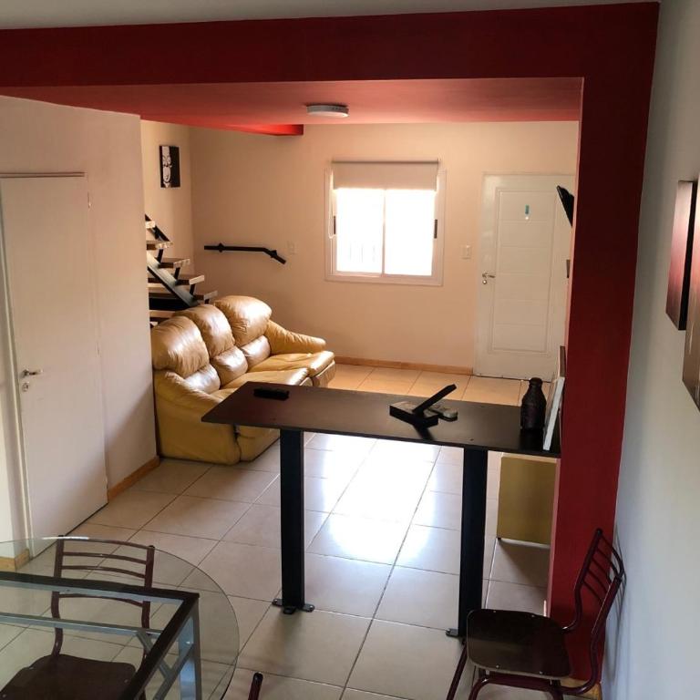 Excelente Duplex en Consorcio Privado c/ cochera - Apartamento Dúplex - 4