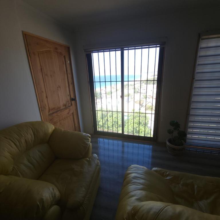 Casa amplia y acogedora - Three-Bedroom House - 10