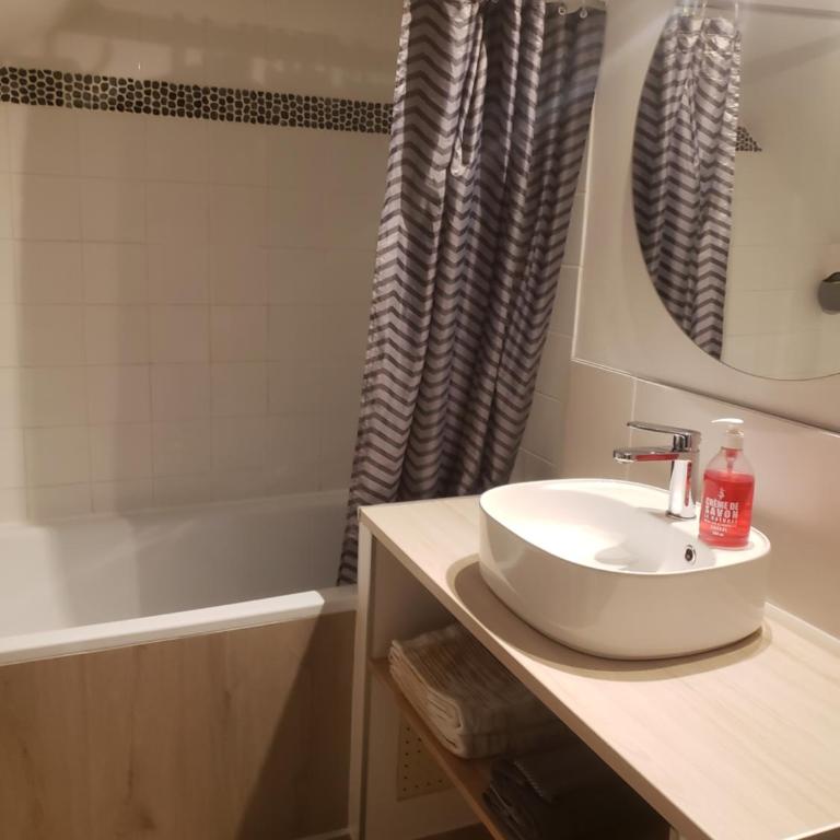 QUARTIER HISTORIQUE Studio tout confort - Apartamento de 1 dormitorio - 8