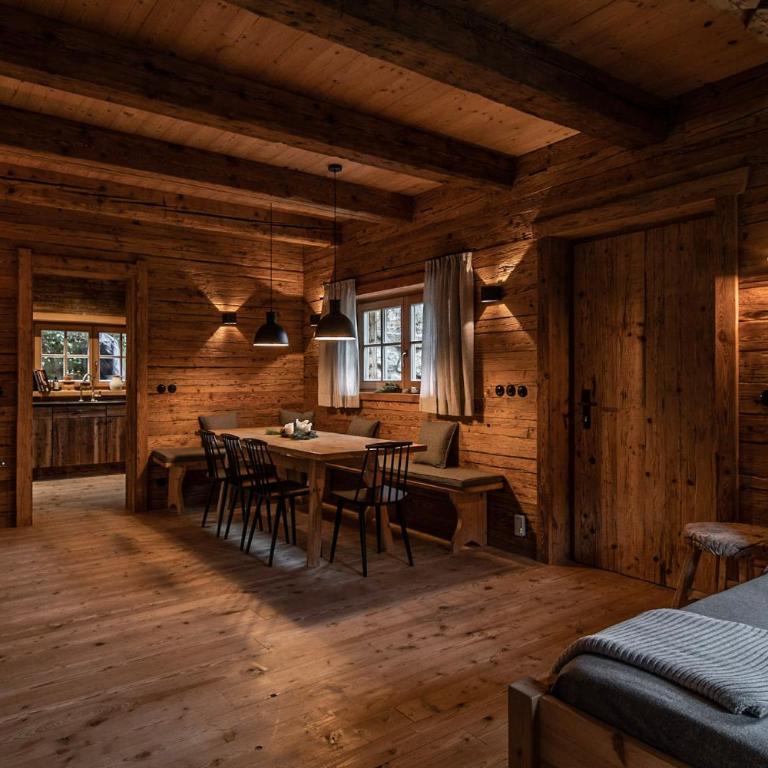 ChaletWK - Luxury old wood mountain chalet in a sunny secluded location with gym, sauna & whirlpool - Villa Deluxe - 4