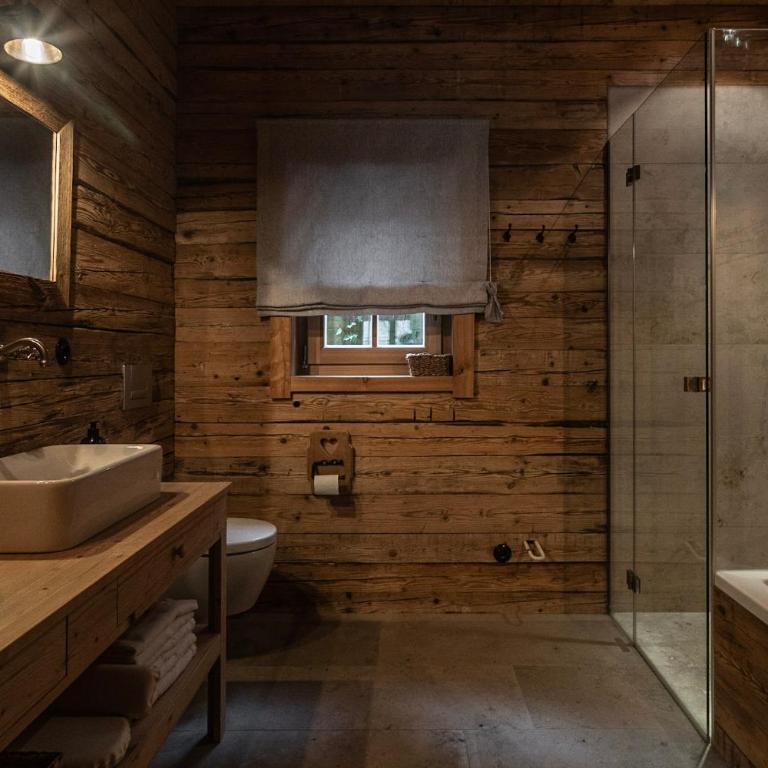 ChaletWK - Luxury old wood mountain chalet in a sunny secluded location with gym, sauna & whirlpool - Villa Deluxe - 26