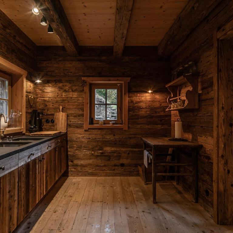ChaletWK - Luxury old wood mountain chalet in a sunny secluded location with gym, sauna & whirlpool - Villa Deluxe - 23