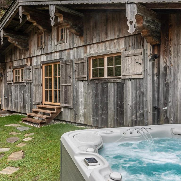 ChaletWK - Luxury old wood mountain chalet in a sunny secluded location with gym, sauna & whirlpool - Villa Deluxe - 32