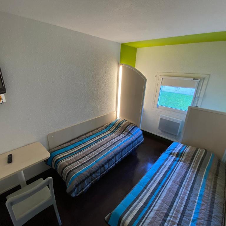 Hotel Class'Eco Carcassonne - Chambre Lits Jumeaux avec Salle de Bains Commune - 1
