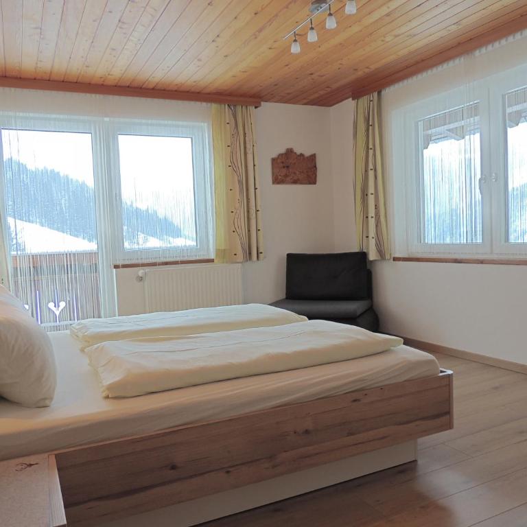 Haus Bergfried - Two-Bedroom Apartment - 11