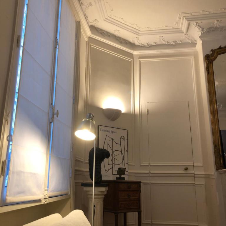 Cosy 2 room 50m2 Parisian classic flat - Passy, 16th arrondissement, near Eiffel Tower - Appartement - Rez-de-Chaussée - 4