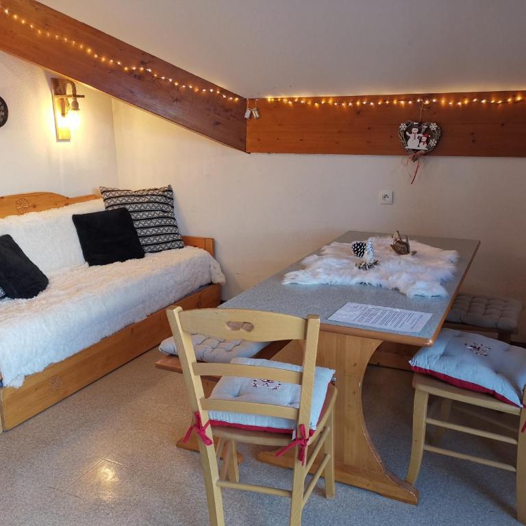 Appartement cosy dans chalet vue Montagne - Two-Bedroom Apartment - 1