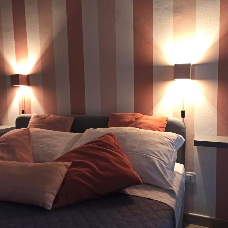 B&B ONE - Triple Room with Private Bathroom - 11
