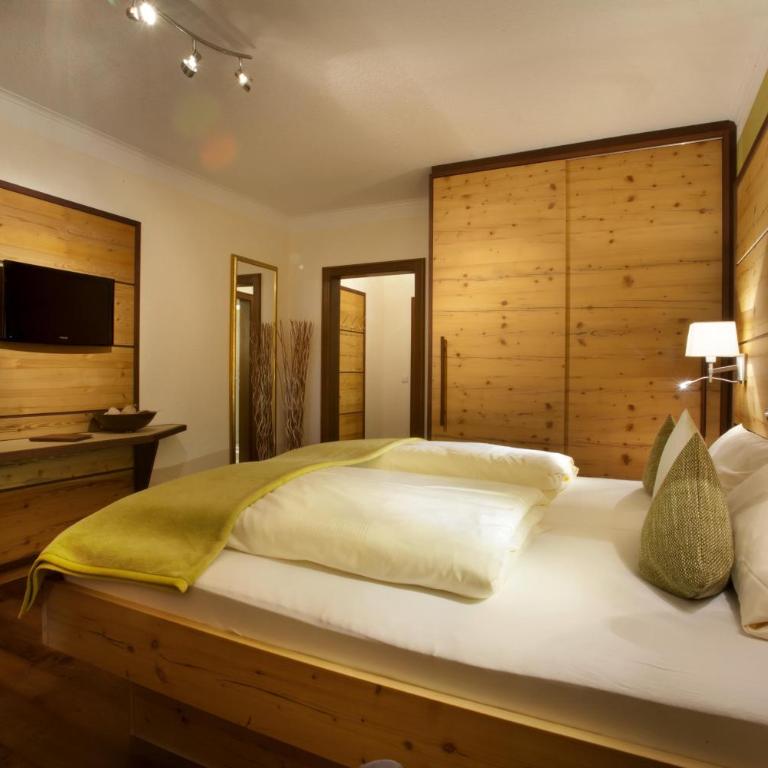 Hotel Bergblick - Doppelzimmer mit Balkon oder Terrasse und Bergblick - 2
