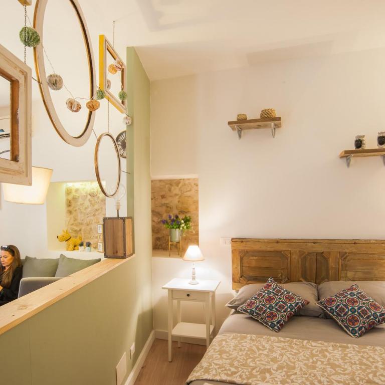 Homes4Holidays - Artistic Nest - Studio Apartment - 8