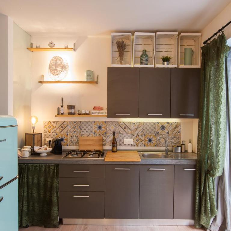 Homes4Holidays - Artistic Nest - Studio Apartment - 6