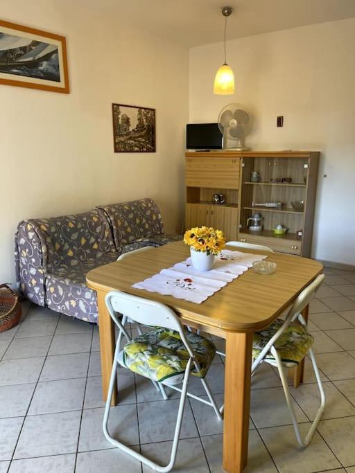 Grazia&Andrea Pratoranieri, Capraia 17, 100m. mare - Appartamento con 2 Camere da Letto - 10