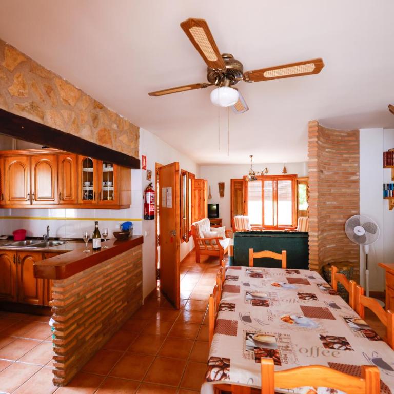 CAZORLA, CASA RURAL LA GUINDALERA - Three-Bedroom House - 13