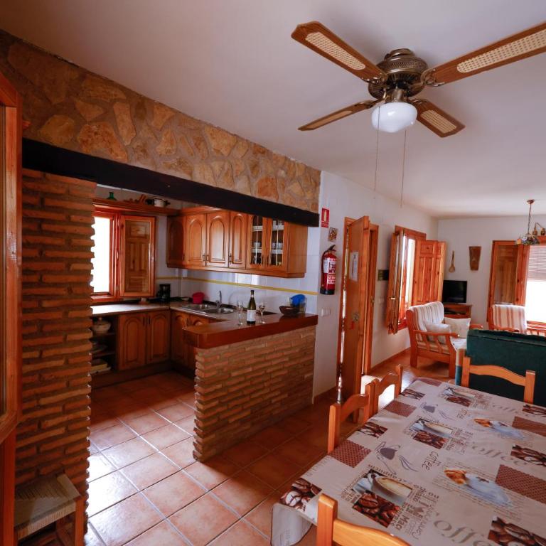 CAZORLA, CASA RURAL LA GUINDALERA - Three-Bedroom House - 14