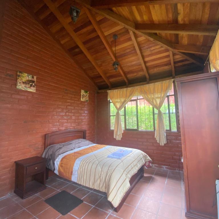 Hospedaje Pondoa - Baños de Agua - Habitación Doble - 1