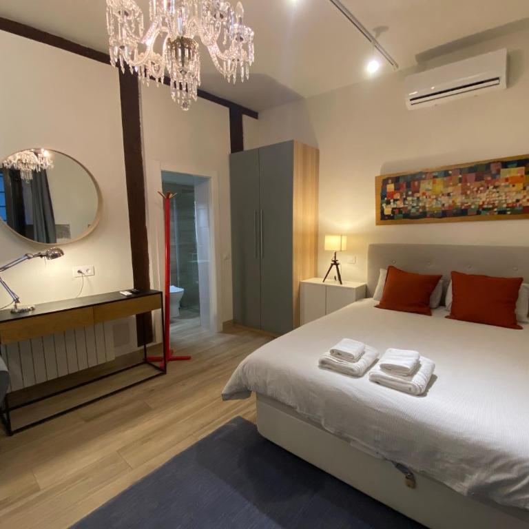 Opera Suites Fidelio , cozy studio in the very center of Madrid - Apartamento de 1 dormitorio - 2